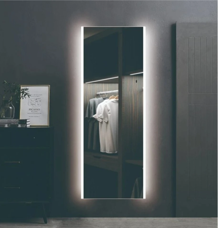 Gương phòng tắm thay đồ dài có đèn LED