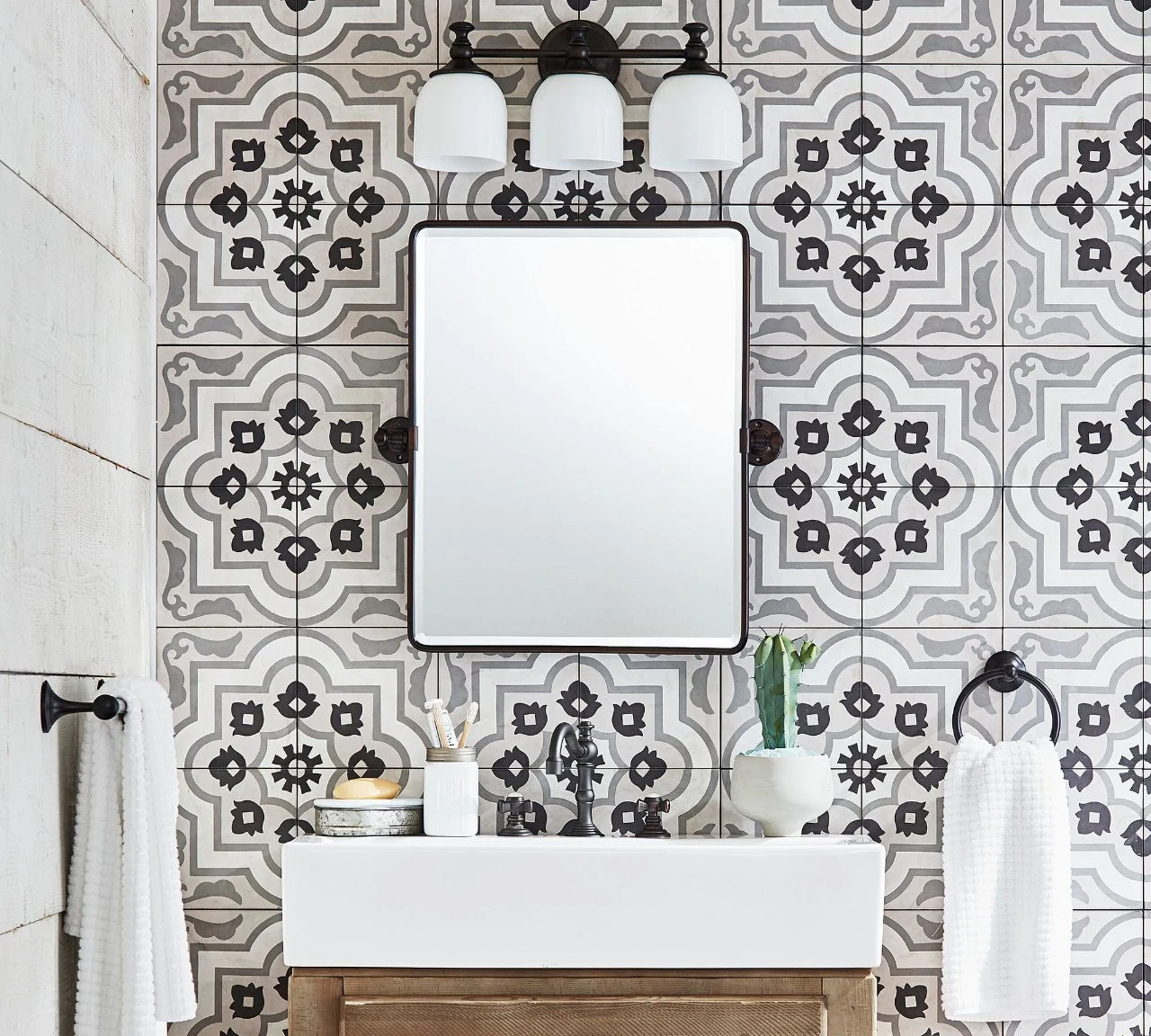 Bán buôn Trang chủ Hiện đại Sang trọng Tùy chỉnh Gương Phòng tắm Vanity Nhà vệ sinh Gương để Bán