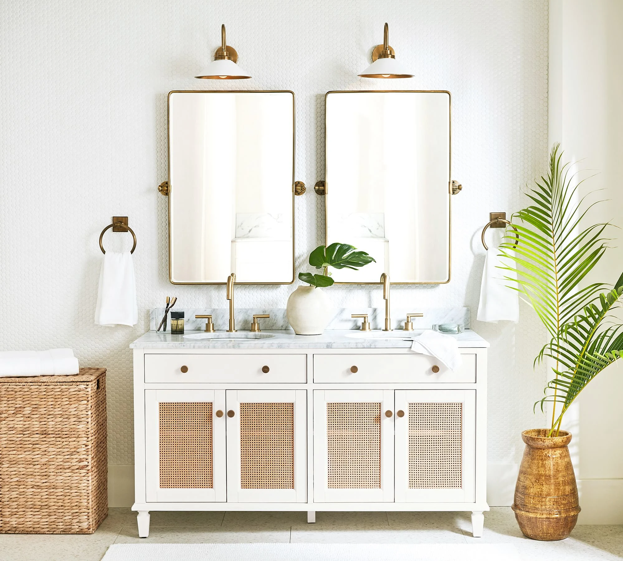 Bán buôn Trang chủ Hiện đại Sang trọng Tùy chỉnh Gương Phòng tắm Vanity Nhà vệ sinh Gương để Bán